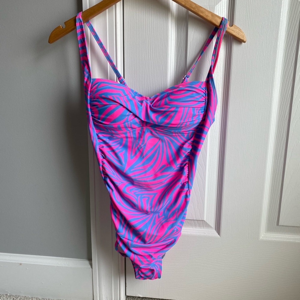 Fun Color One Piece Swimsuit Size Large Like New